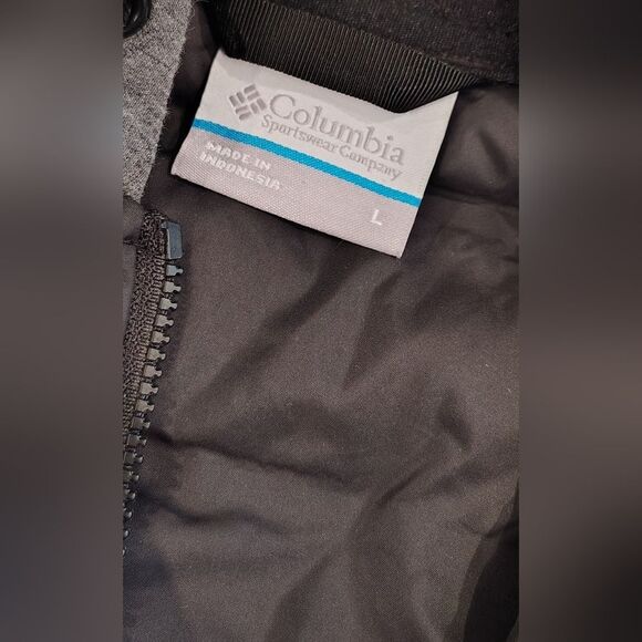 Columbia Two-Tone Hooded Jacket in Black & Gray Hoodie - Picture 14 of 16